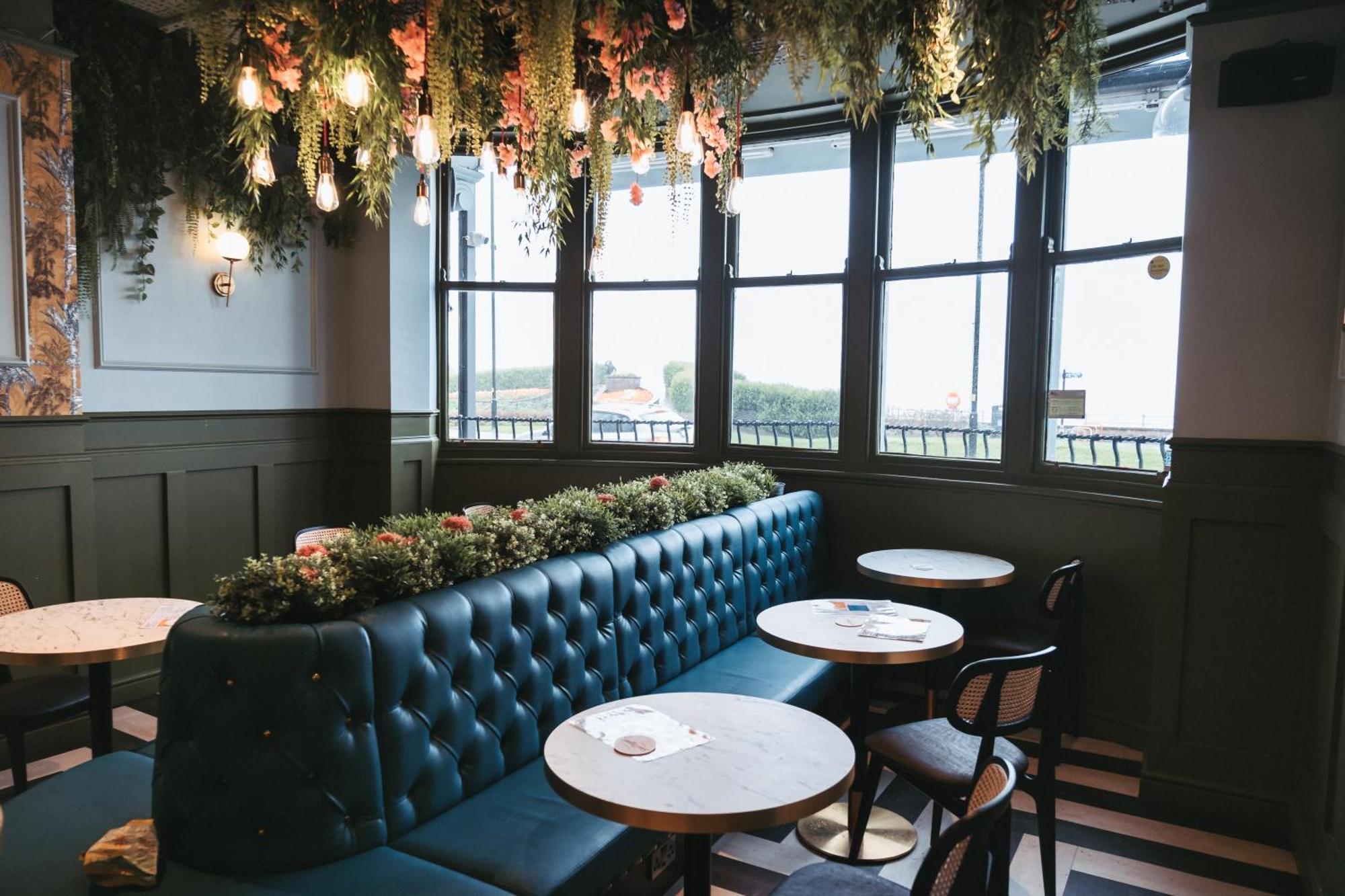ホテル The Royal Bar & Shaker モアカム エクステリア 写真