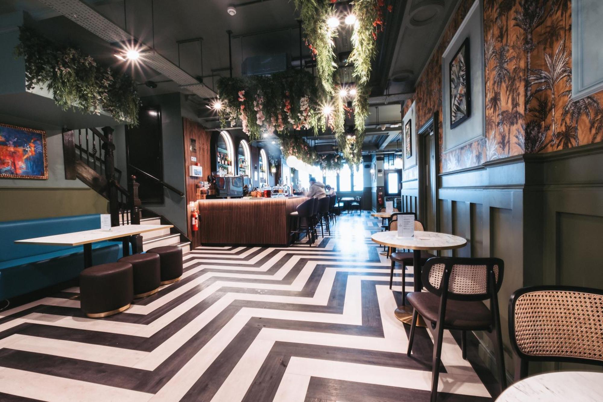 ホテル The Royal Bar & Shaker モアカム エクステリア 写真
